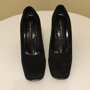 Via Spiga Black Suede Pumps Sz 10